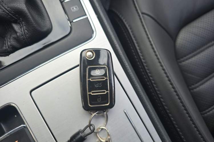 Used Volkswagen Passat 2015 1.8TSI DSG Prestige Edition Vehicle Key