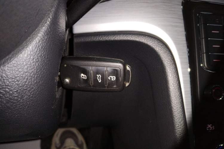 Used Volkswagen Passat 2015 1.8TSI DSG Prestige Edition Vehicle Key