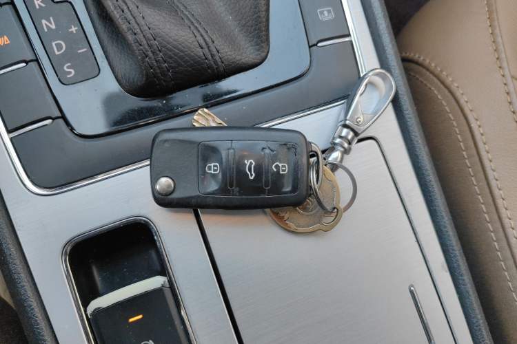 Used Volkswagen Passat 2015 1.8TSI DSG Prestige Edition Vehicle Key