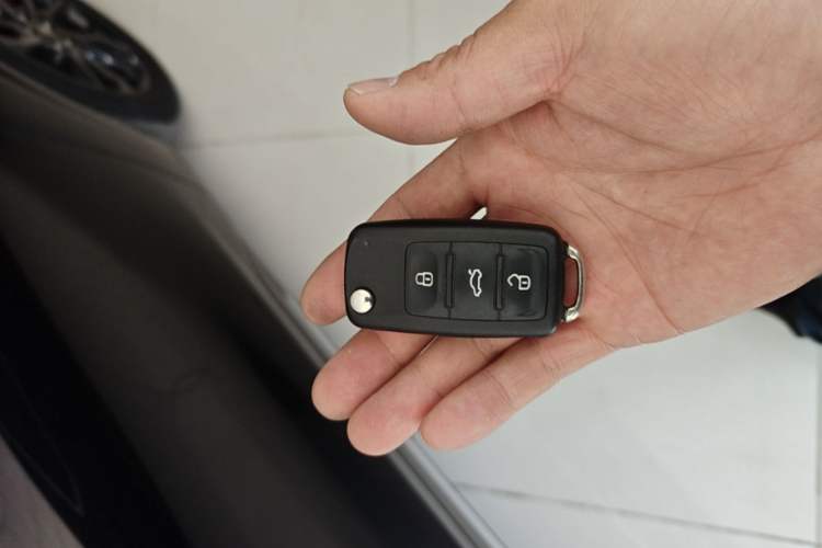 Used Volkswagen Passat 2015 1.8TSI DSG Prestige Edition Vehicle Key
