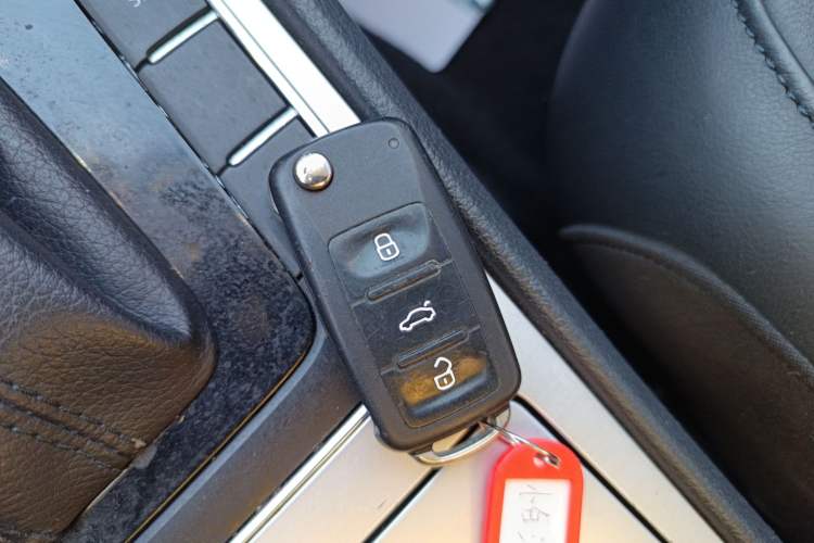 Used Volkswagen Passat 2015 1.8TSI DSG Prestige Edition Vehicle Key