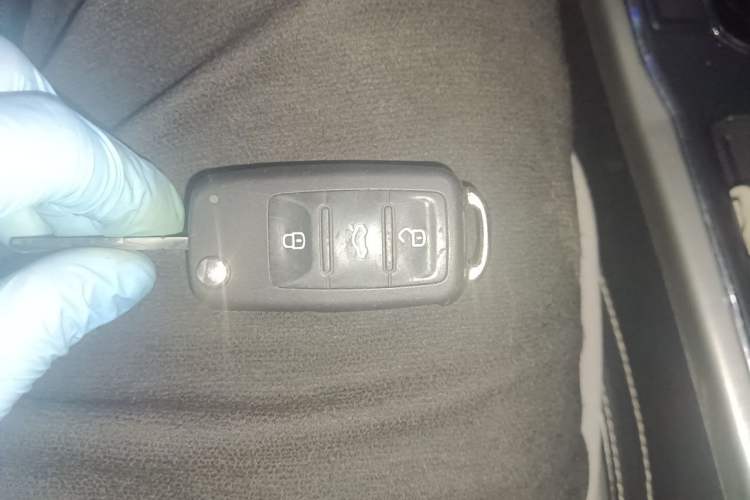 Used Volkswagen Passat 2015 1.8TSI Automatic Prestige Edition Vehicle Key