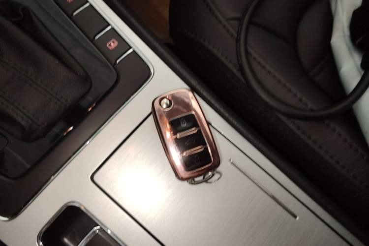 Used Volkswagen Passat 2015 1.8TSI DSG Prestige Edition Vehicle Key