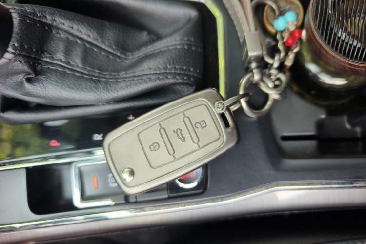 Used Volkswagen Passat 2015 1.8TSI DSG Prestige Edition Vehicle Key