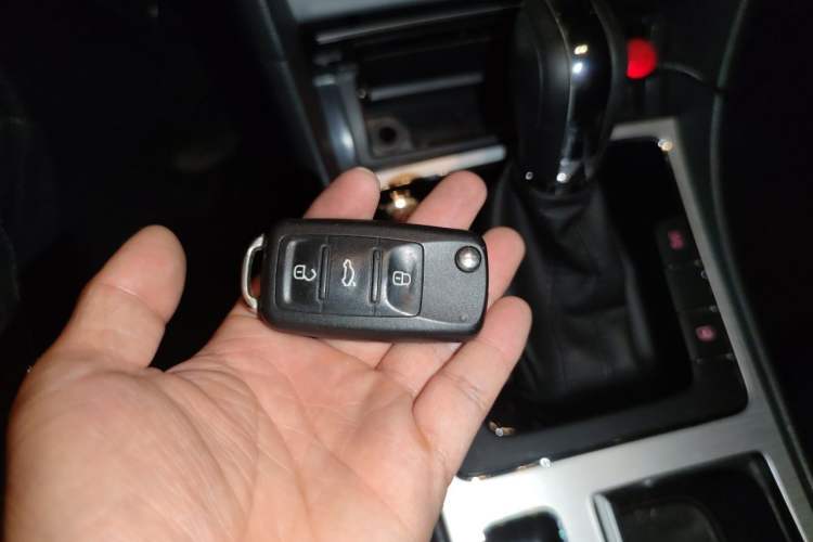 Used Volkswagen Passat 2015 1.8TSI DSG Prestige Edition Vehicle Key