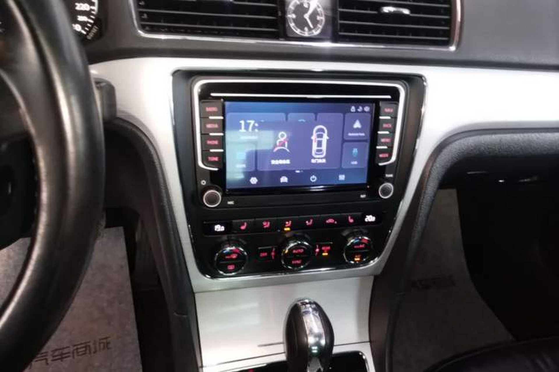 Used Volkswagen Passat 2015 1.8TSI DSG Prestige Edition Audio And AC Panel