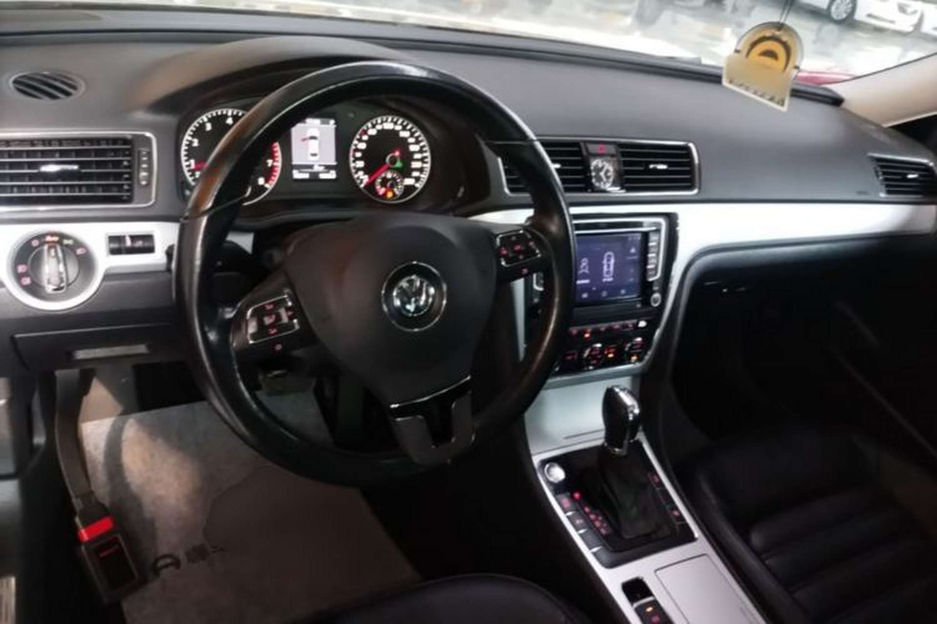 Used Volkswagen Passat 2015 1.8TSI DSG Prestige Edition Center Console