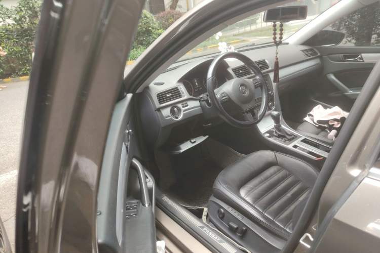 Used Volkswagen Passat 2015 1.8TSI DSG Prestige Edition Driver Seat
