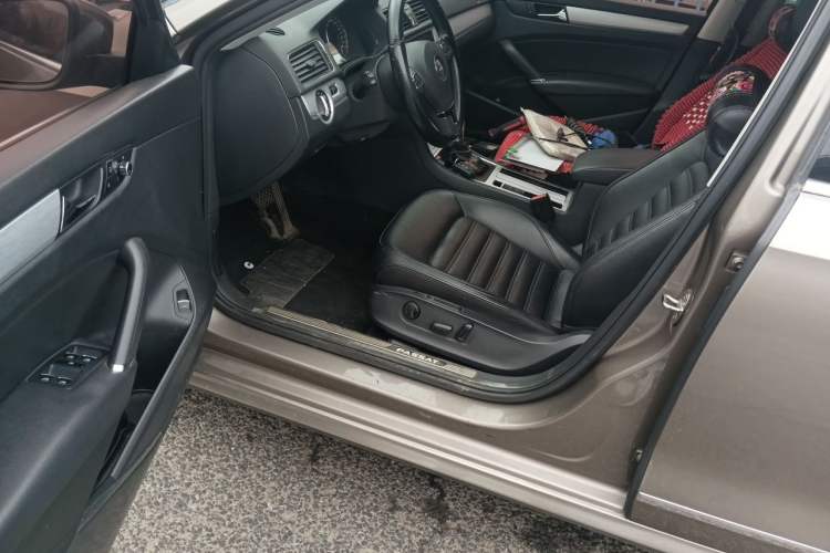 Used Volkswagen Passat 2015 1.8TSI DSG Prestige Edition Driver Seat