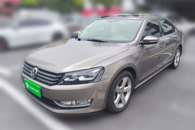 Ojetý Volkswagen Passat 2015 1.8TSI DSG Prestige Edition