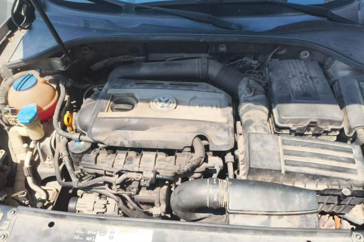 Used Volkswagen Passat 2015 1.8TSI DSG Prestige Edition Engine Bay