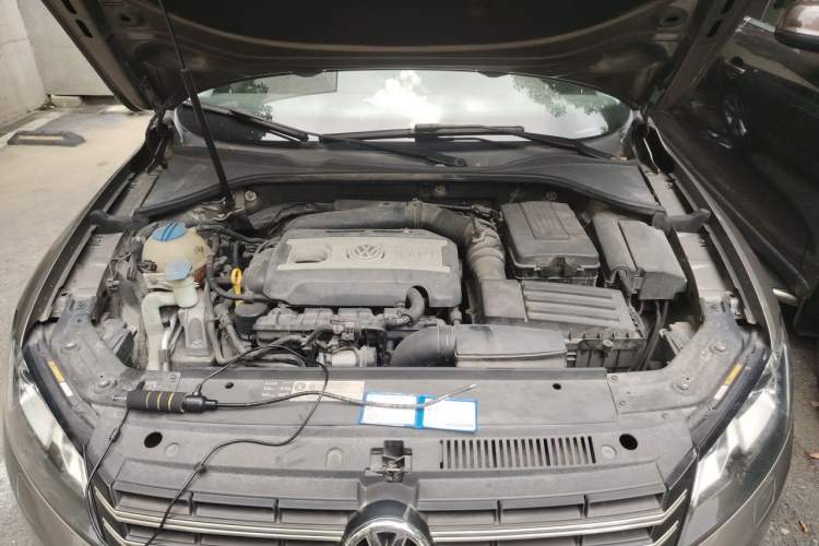 Used Volkswagen Passat 2015 1.8TSI DSG Prestige Edition Engine Bay