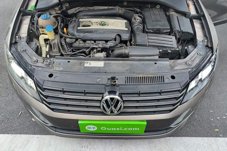 Used Volkswagen Passat 2015 1.8TSI DSG Prestige Edition Engine Bay