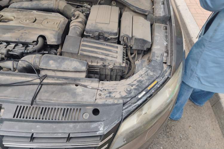 Used Volkswagen Passat 2015 1.8TSI DSG Ultimate Edition Engine Bay Left
