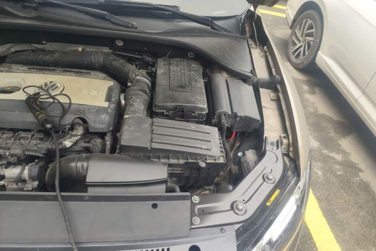 Used Volkswagen Passat 2015 1.8TSI DSG Prestige Edition Engine Bay Left