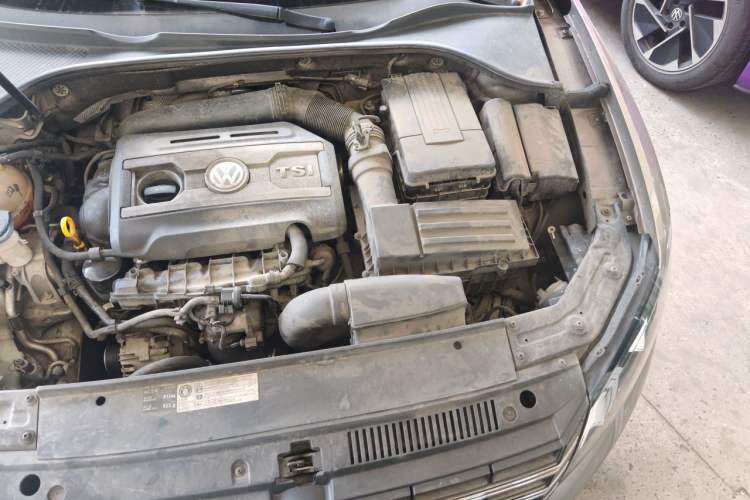Used Volkswagen Passat 2015 1.8TSI DSG Prestige Edition Engine Bay Left