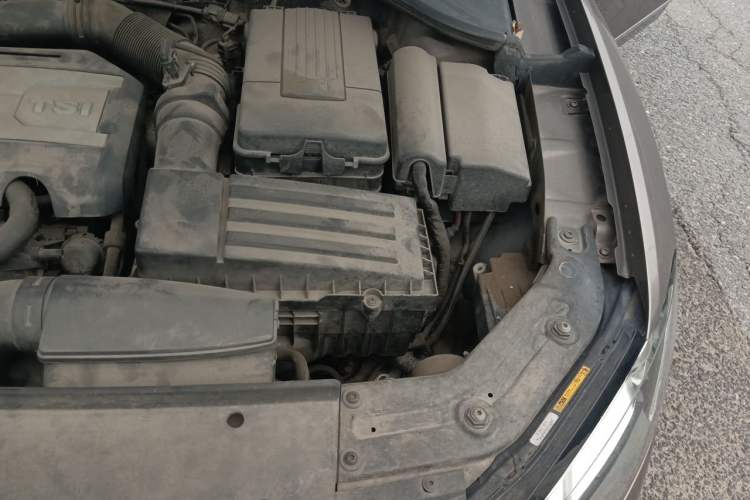 Used Volkswagen Passat 2015 1.8TSI DSG Prestige Edition Engine Bay Left