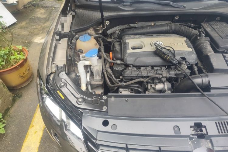 Used Volkswagen Passat 2015 1.8TSI DSG Prestige Edition Engine Bay Right