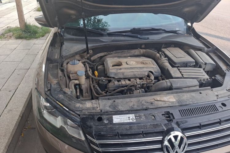 Used Volkswagen Passat 2015 1.8TSI DSG Prestige Edition Engine Bay Right