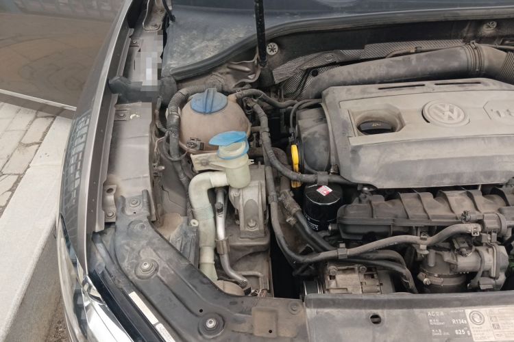 Used Volkswagen Passat 2015 1.8TSI DSG Prestige Edition Engine Bay Right