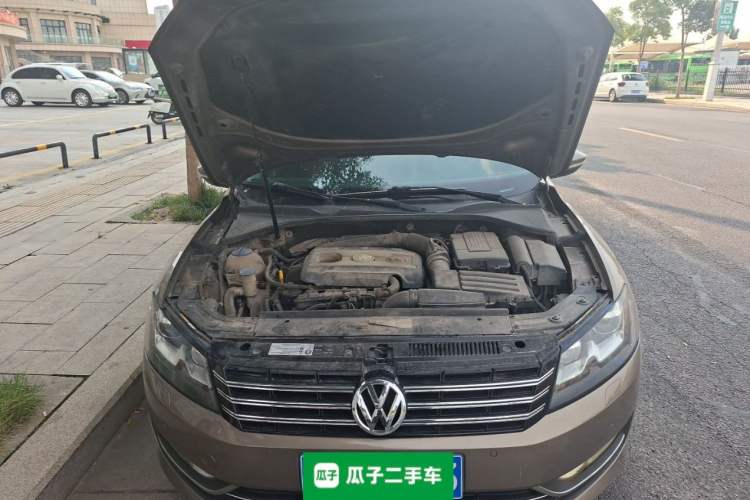 Used Volkswagen Passat 2015 1.8TSI DSG Prestige Edition Engine Bay