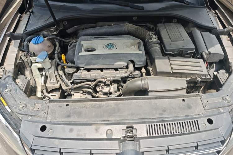 Used Volkswagen Passat 2015 1.8TSI DSG Prestige Edition Engine Bay