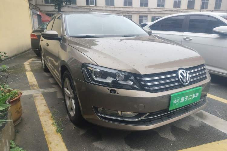 Used Volkswagen Passat 2015 1.8TSI DSG Prestige Edition Front Right 45 Deg