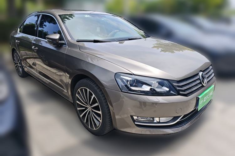 Used Volkswagen Passat 2015 1.8TSI DSG Prestige Edition Front Right 45 Deg