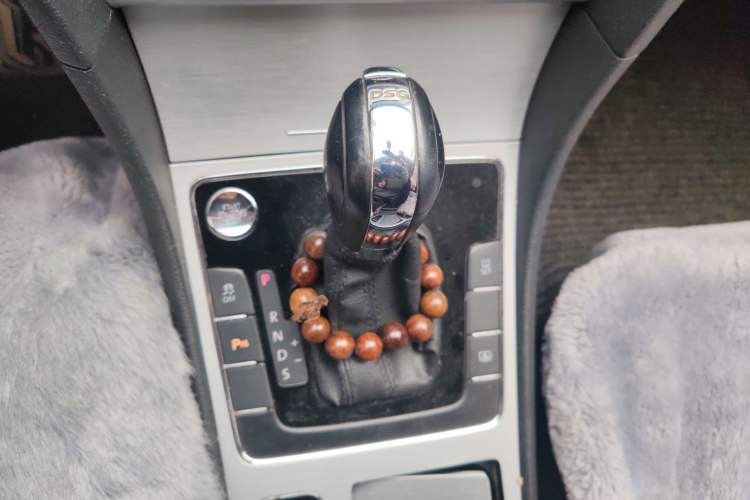 Used Volkswagen Passat 2015 1.8TSI DSG Ultimate Edition Gear Lever