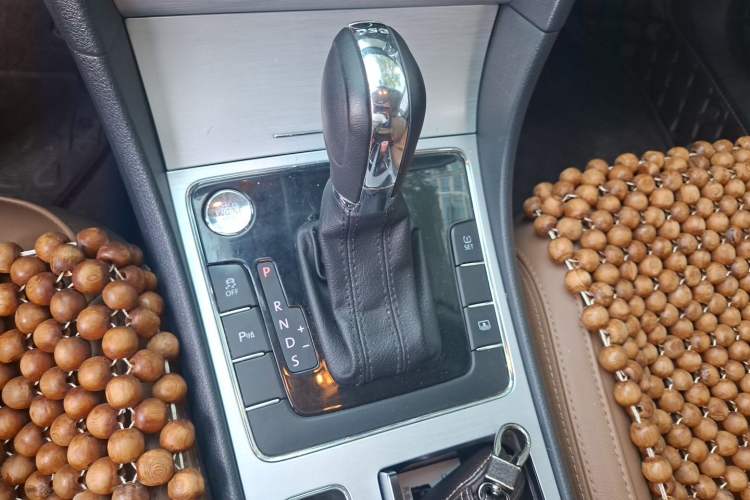 Used Volkswagen Passat 2015 1.8TSI DSG Prestige Edition Gear Lever