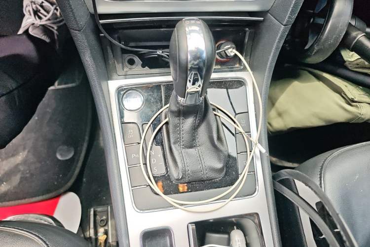 Used Volkswagen Passat 2015 1.8TSI DSG Prestige Edition Gear Lever
