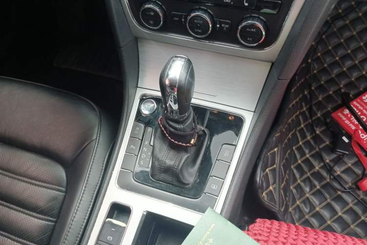 Used Volkswagen Passat 2015 1.8TSI DSG Prestige Edition Gear Lever