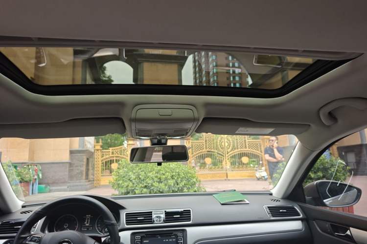 Used Volkswagen Passat 2015 1.8TSI DSG Prestige Edition Headliner