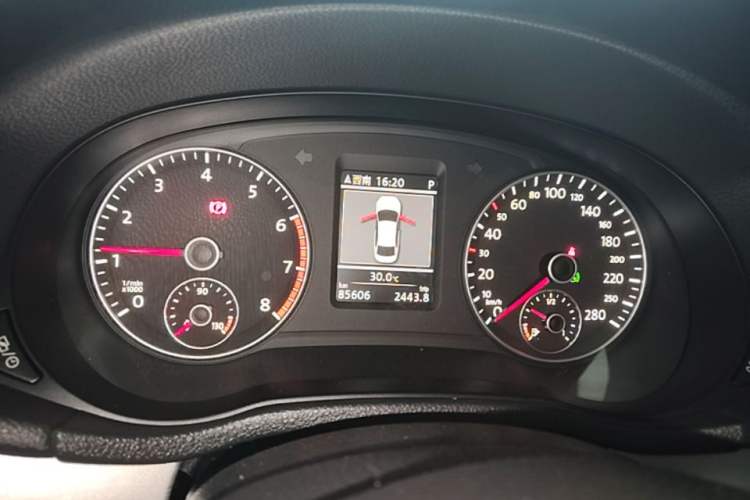 Used Volkswagen Passat 2015 1.8TSI DSG Prestige Edition Instrument Cluster