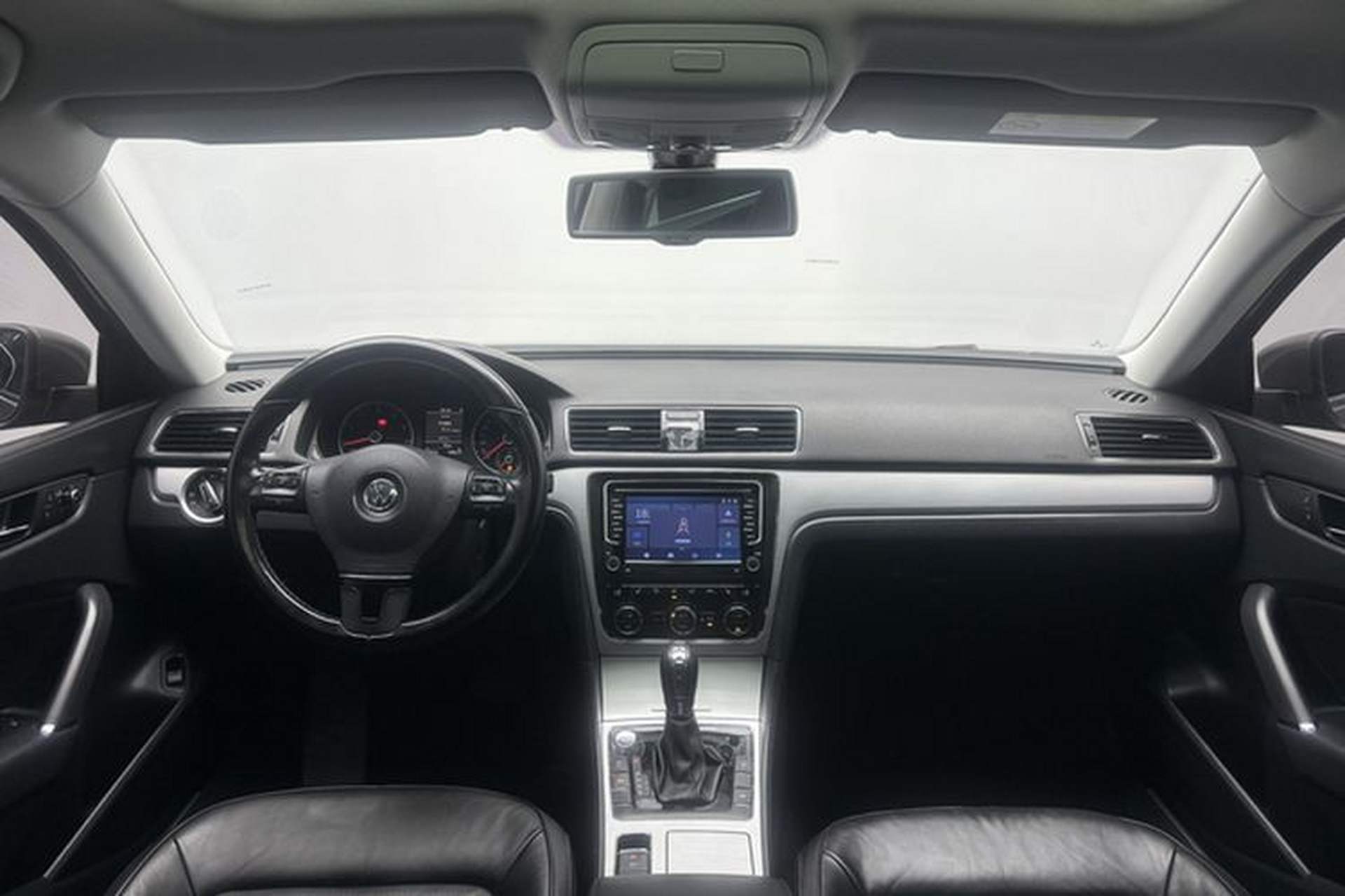 Used Volkswagen Passat 2015 1.8TSI DSG Prestige Edition Interior 4