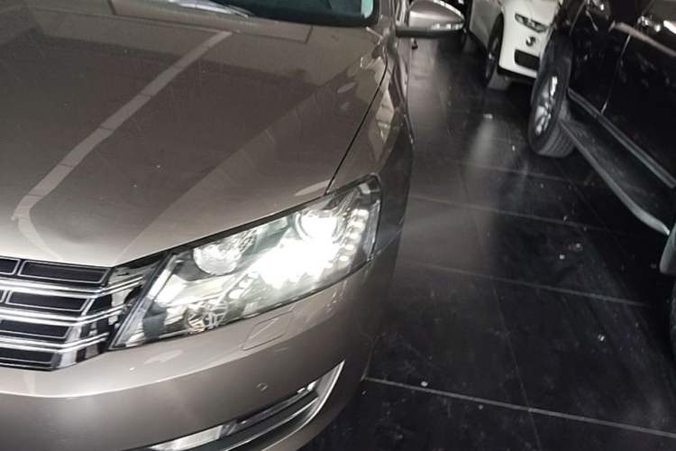 Used Volkswagen Passat 2015 1.8TSI DSG Prestige Edition Left Front Headlight