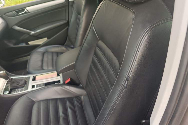 Used Volkswagen Passat 2015 2.0 TSI DSG Prestige Edition Left Front Seat