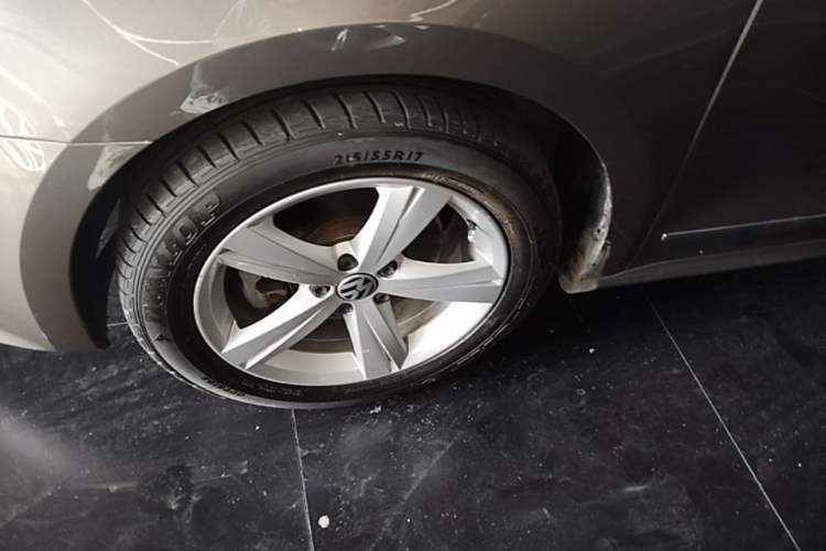 Used Volkswagen Passat 2015 1.8TSI DSG Prestige Edition Left Front Wheel Hub
