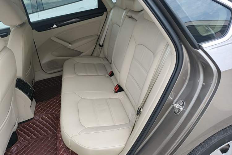 Used Volkswagen Passat 2015 1.8TSI DSG Prestige Edition Left Rear Seat