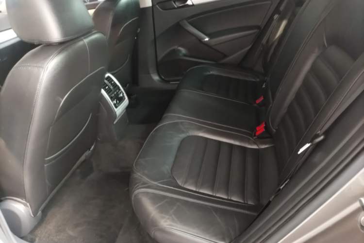 Used Volkswagen Passat 2015 1.8TSI DSG Prestige Edition Left Rear Seat