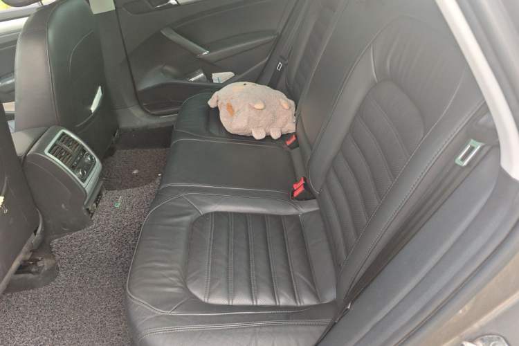 Used Volkswagen Passat 2015 2.0 TSI DSG Prestige Edition Left Rear Seat