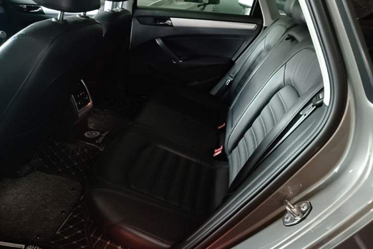 Used Volkswagen Passat 2015 1.8TSI DSG Prestige Edition Left Rear Seat