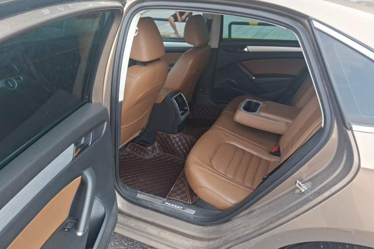 Used Volkswagen Passat 2015 1.8TSI DSG Prestige Edition Left Rear Seat