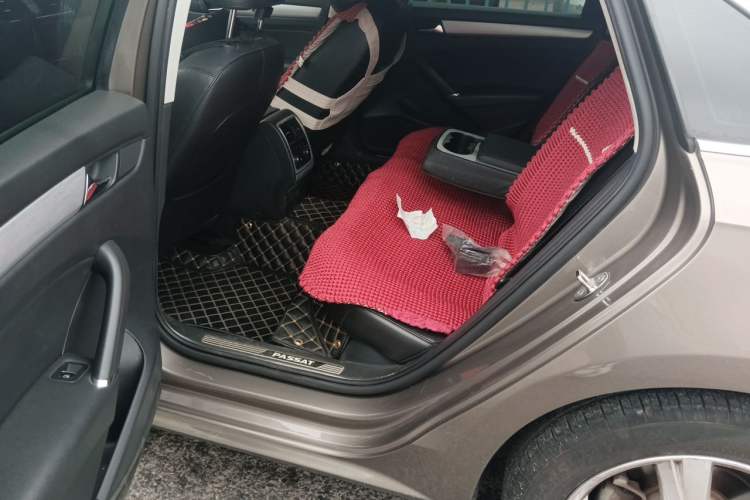 Used Volkswagen Passat 2015 1.8TSI DSG Prestige Edition Left Rear Seat
