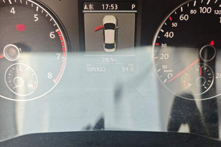 Used Volkswagen Passat 2015 2.0 TSI DSG Prestige Edition Odometer Close Up