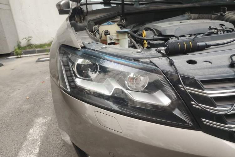 Used Volkswagen Passat 2015 1.8TSI DSG Prestige Edition Right Front Headlight