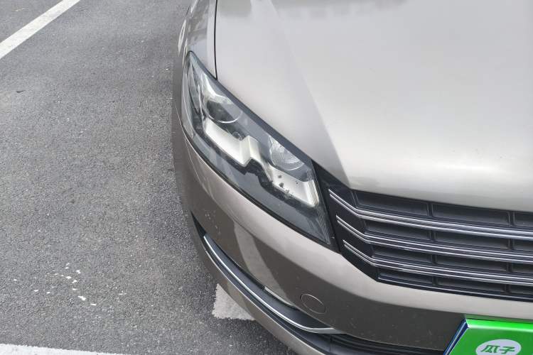 Used Volkswagen Passat 2015 1.8TSI DSG Prestige Edition Right Front Headlight