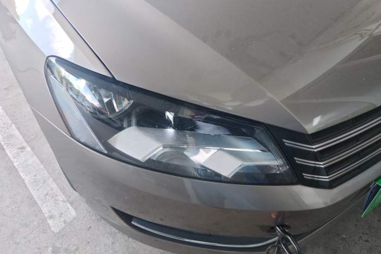 Used Volkswagen Passat 2015 1.8TSI DSG Prestige Edition Right Front Headlight