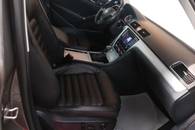 Used Volkswagen Passat 2015 1.8TSI DSG Prestige Edition Right Front Seat