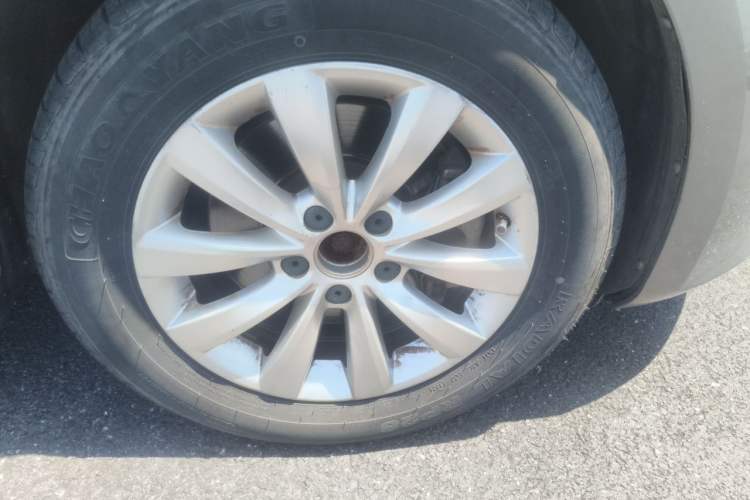 Used Volkswagen Passat 2015 1.8TSI DSG Prestige Edition Right Front Wheel Hub